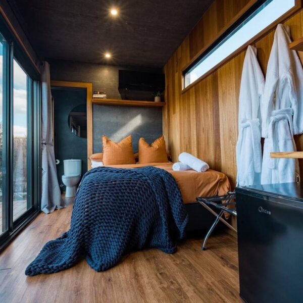 2-Bed Soho Modern doubles - Image 12