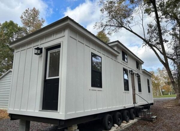 Luxury Tiny Home - Image 4