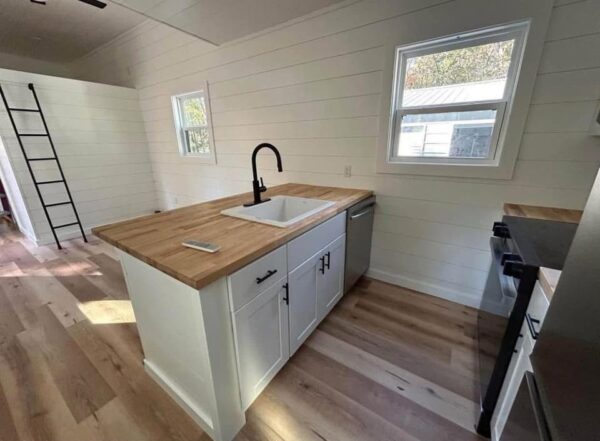 Luxury Tiny Home - Image 7