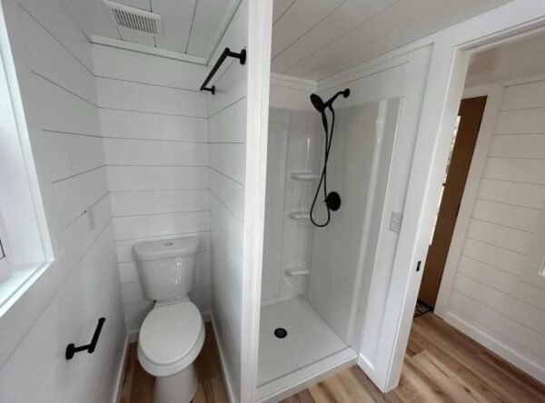 Luxury Tiny Home - Image 19